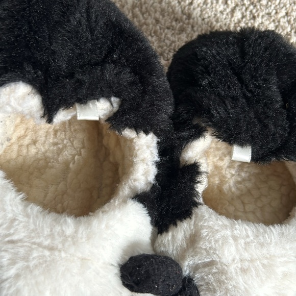 2x ON Panda Slippers - Picture 4 of 5